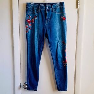 Embroidered Target Wasciso High-Waisted Jeggings